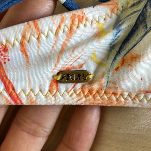 Rip curl two piece bikini - Picture 3 of 4